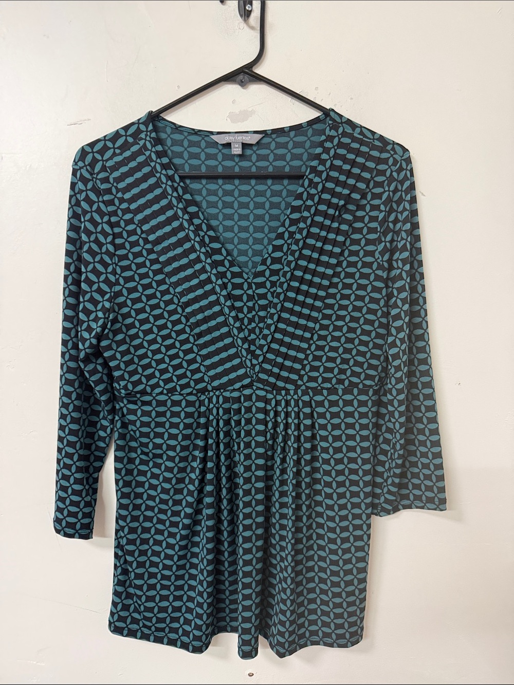 Daisy Fuentes Teal and Black Geometric V‑Neck Long Sleeve Top